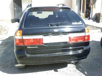 2000 Nissan R~nessa Pictures