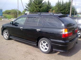 2000 Nissan R~nessa Pictures