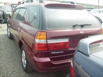 2000 Nissan R~nessa Photos