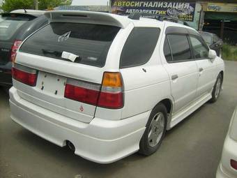 2000 Nissan R~nessa Pics