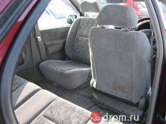2001 Nissan R~nessa Photos