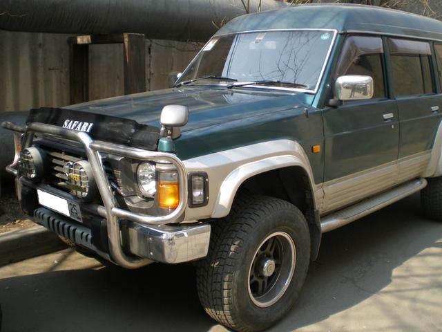 1995 Nissan Safari