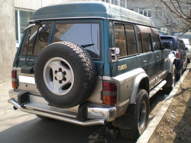 1995 Nissan Safari