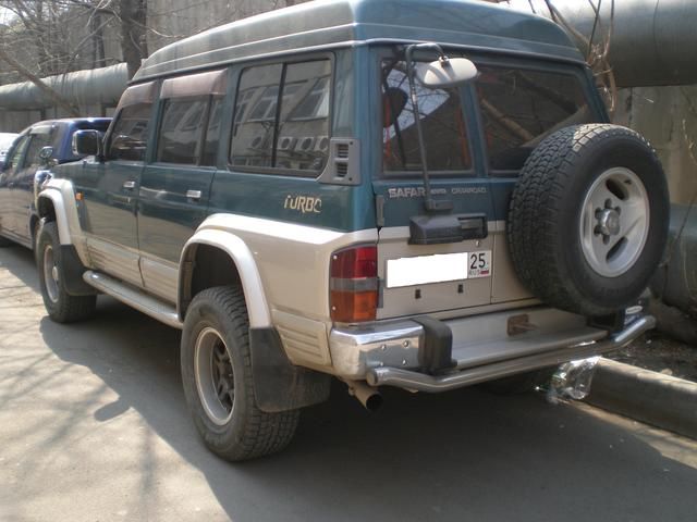 1995 Nissan Safari