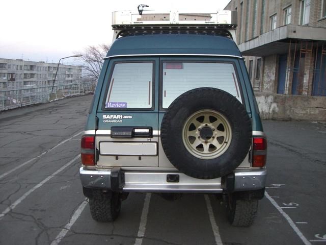 1995 Nissan Safari