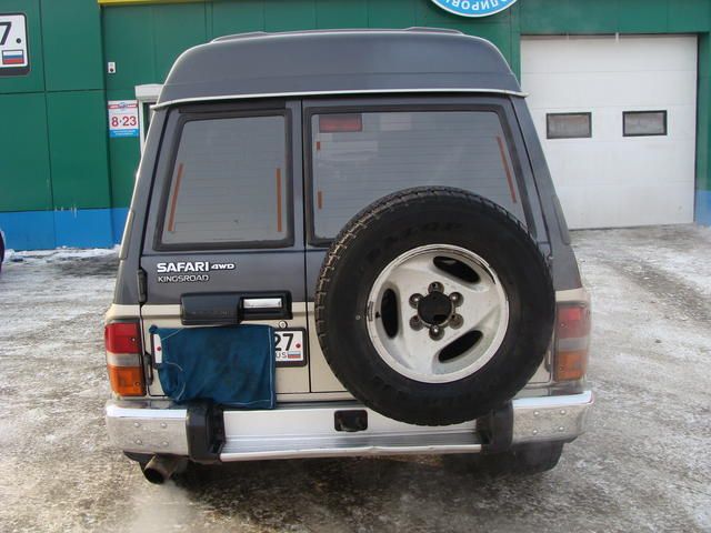 1996 Nissan Safari