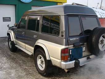 Nissan Safari