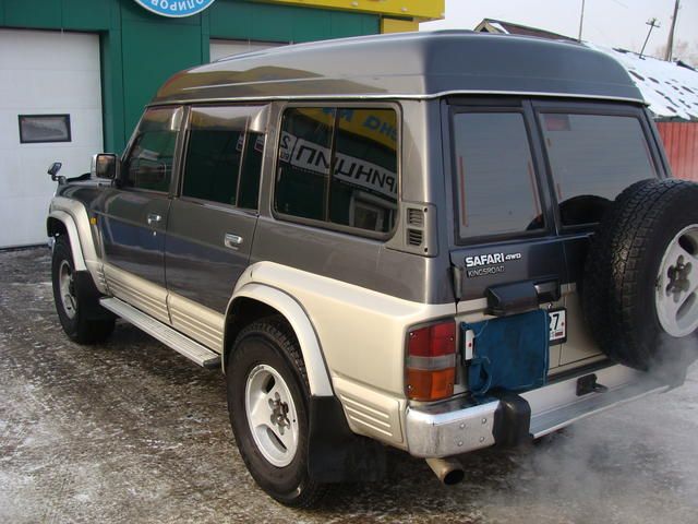 1996 Nissan Safari