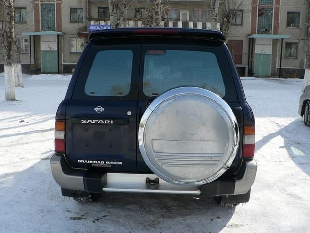 1997 Nissan Safari