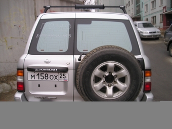 1998 Nissan Safari