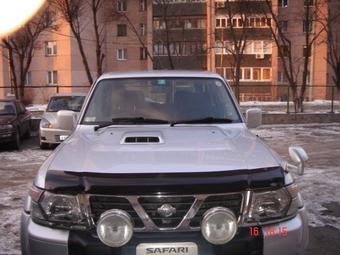 Nissan Safari