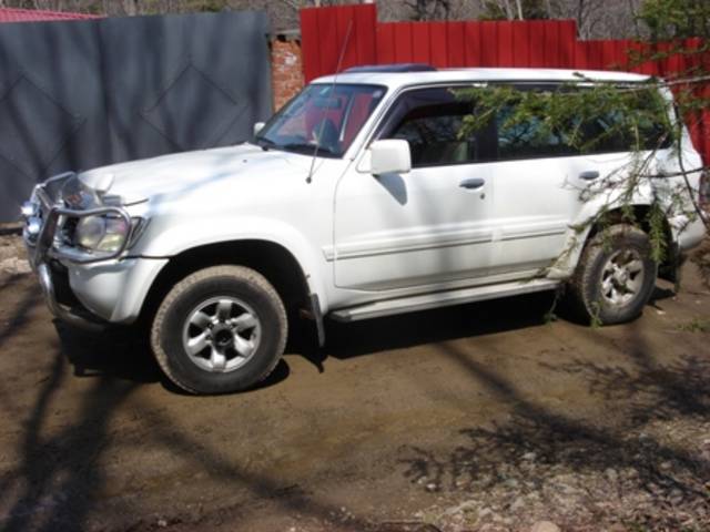 1998 Nissan Safari