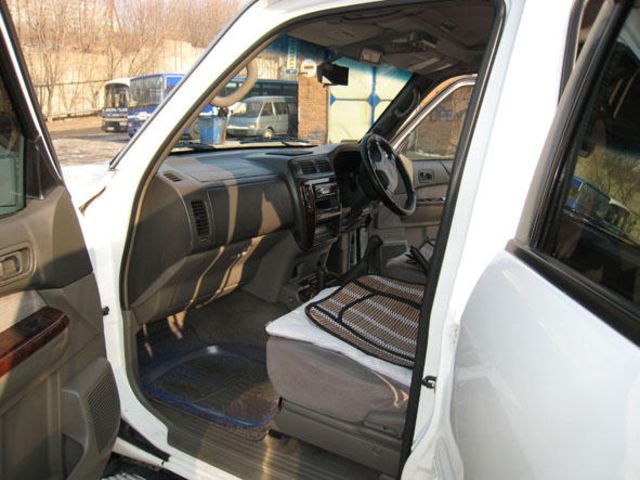 1998 Nissan Safari