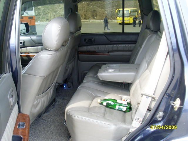 1998 Nissan Safari