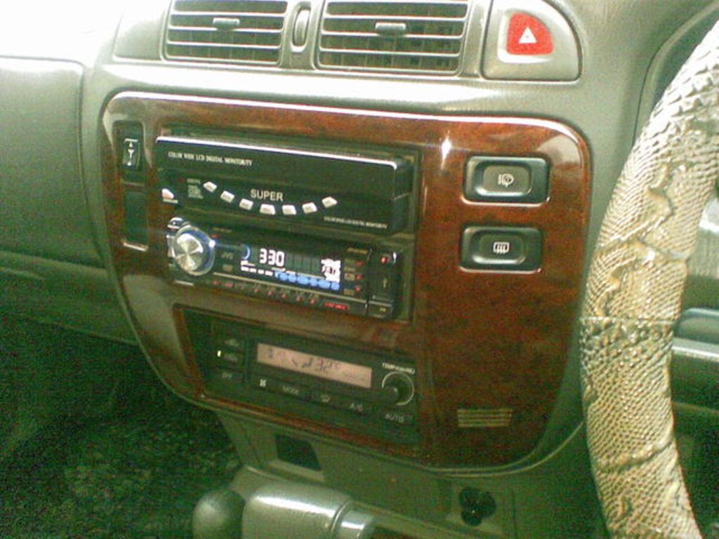 1998 Nissan Safari