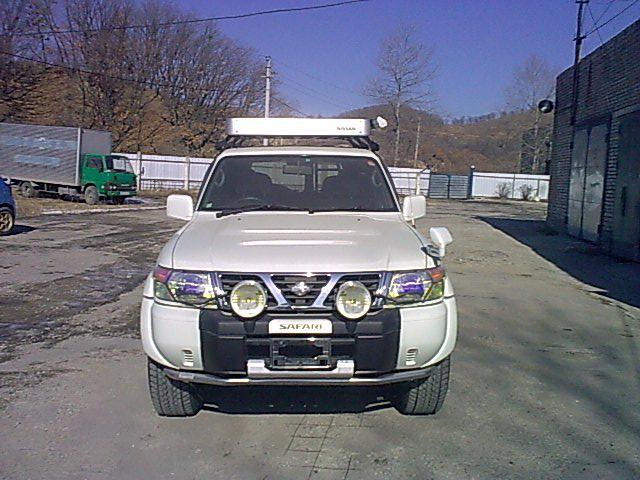 1998 Nissan Safari