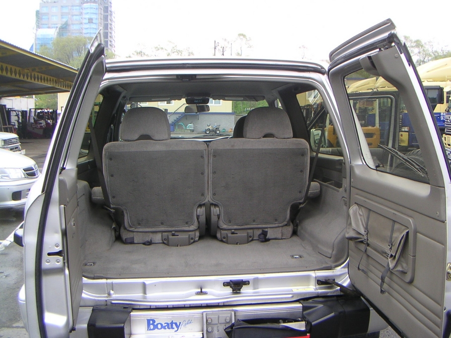 1998 Nissan Safari Photos