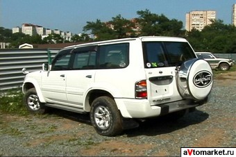 1998 Nissan Safari Pictures