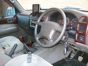 1998 Nissan Safari Images