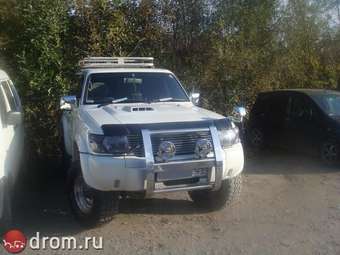 1998 Nissan Safari Pictures
