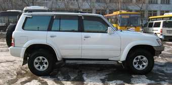 1998 Nissan Safari Pictures