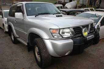 1998 Nissan Safari Photos