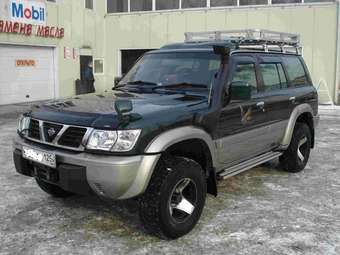 1998 Nissan Safari Photos