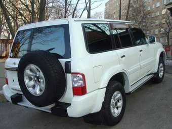 1998 Nissan Safari Pictures