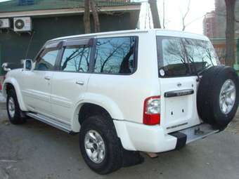 1998 Nissan Safari Pictures