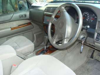1998 Nissan Safari Photos
