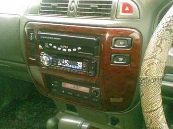 1998 Nissan Safari Photos