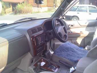 1998 Nissan Safari Pictures