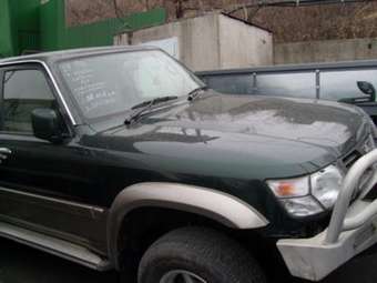 1998 Nissan Safari Photos