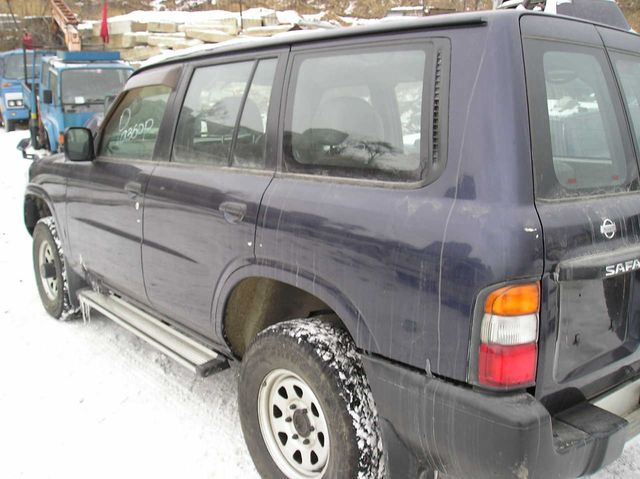 1999 Nissan Safari