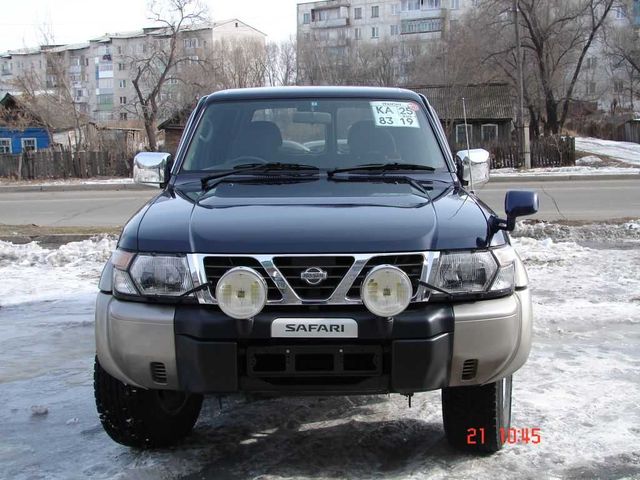 1999 Nissan Safari