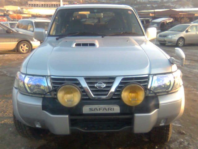 1999 Nissan Safari