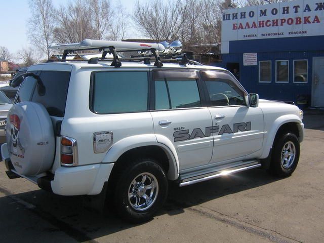 1999 Nissan Safari