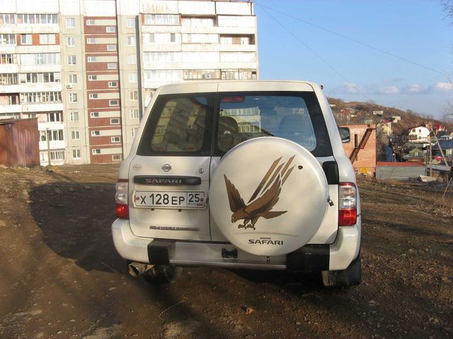 1999 Nissan Safari