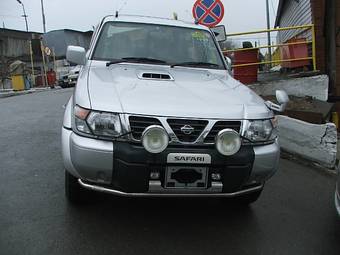 1999 Nissan Safari Wallpapers