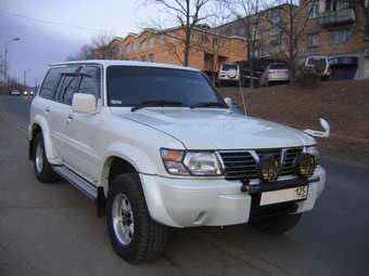 1999 Nissan Safari Pictures