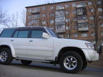 1999 Nissan Safari Pics