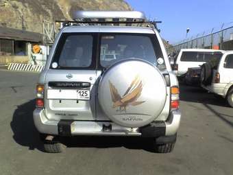 1999 Nissan Safari Pictures