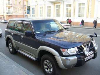 1999 Nissan Safari Images