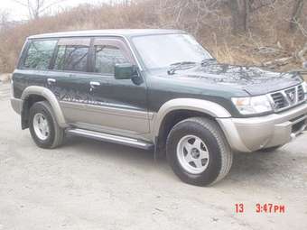 1999 Nissan Safari Photos