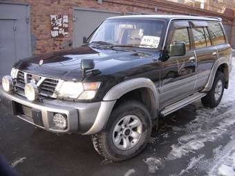 1999 Nissan Safari Pictures