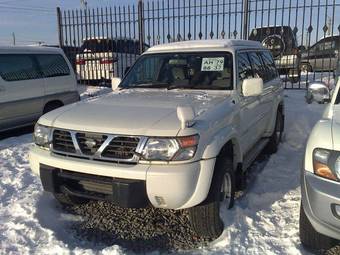 1999 Nissan Safari Images