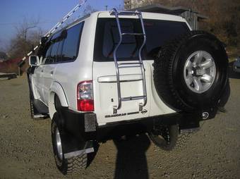 1999 Nissan Safari Pictures