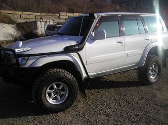 1999 Nissan Safari Pictures