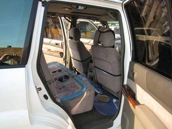 1999 Nissan Safari Pictures
