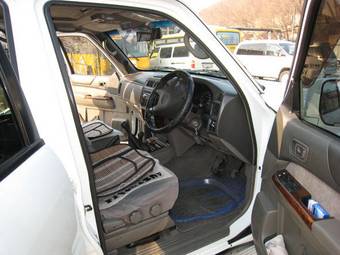 1999 Nissan Safari Pics